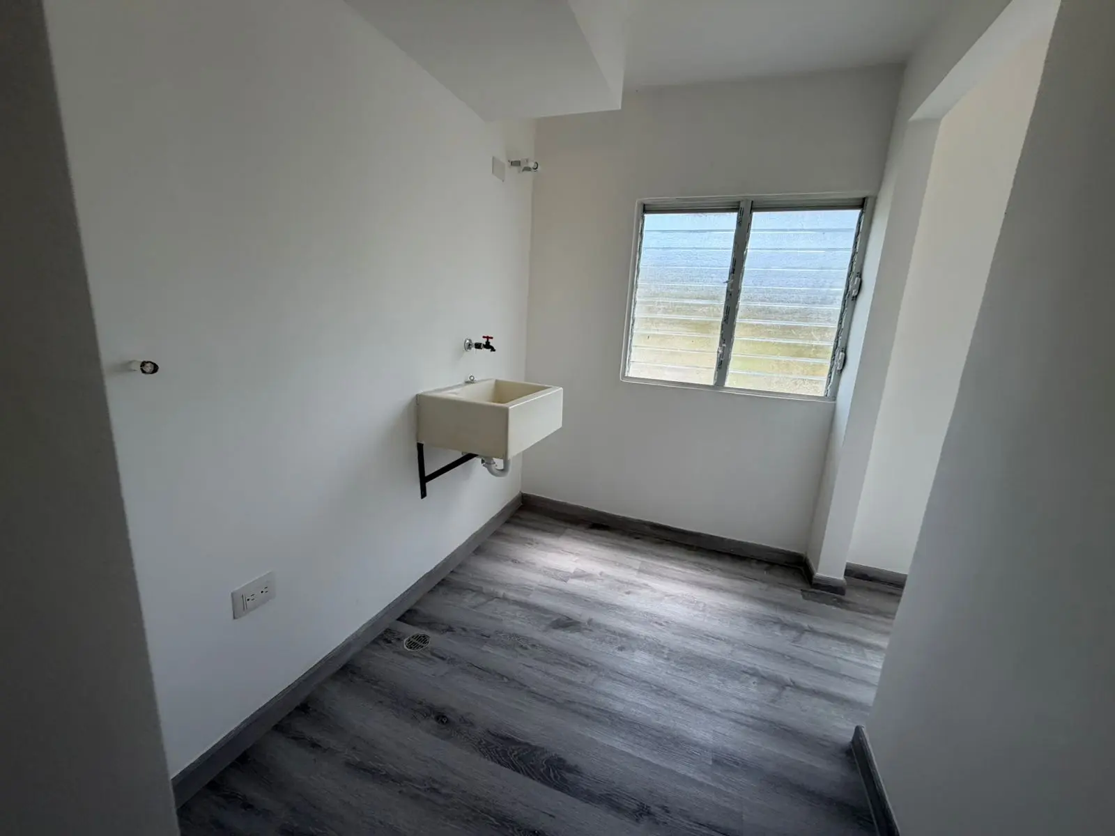 PROYECTO DE APARTAMENTOS UBICADO EN BUENA VISTA I, SANTO DOMINGO NORTE