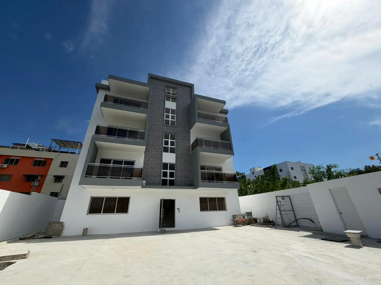 🏡 Proyecto residencial en Jacobo Majluta – Amplios y modernos apartamentos